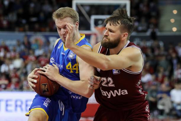 他曾在一次 他曾在一次